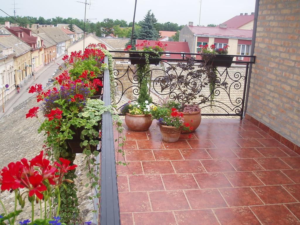 Guest House Prenociste Piccolina Sombor Eksteriør billede